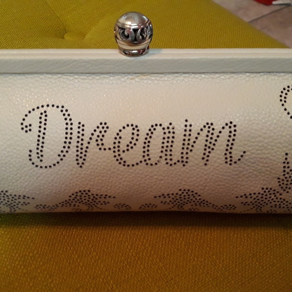 Brighten dream clutch